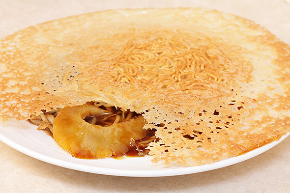 フカヒレ姿煮入り羽根付き焼きそば